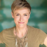 Dr Ava Pommerenk