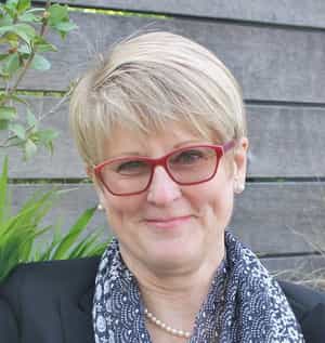 Dr Stasha Gominak